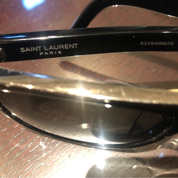 Authentic Saint Laurent black sunglasses - Picture 6 of 10